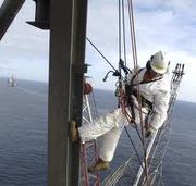 Промышленные Альпинисты. Витраж,  снег,  спил,  лампы,  течь,  окна,  гермет