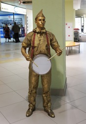 Живые статуи-оригинальное дополнение к празднику