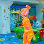 Шоу гигaнтских мыльных пузырей.