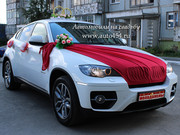 Белая BMW X6 на заказ. Оформление машины на свадьбу.